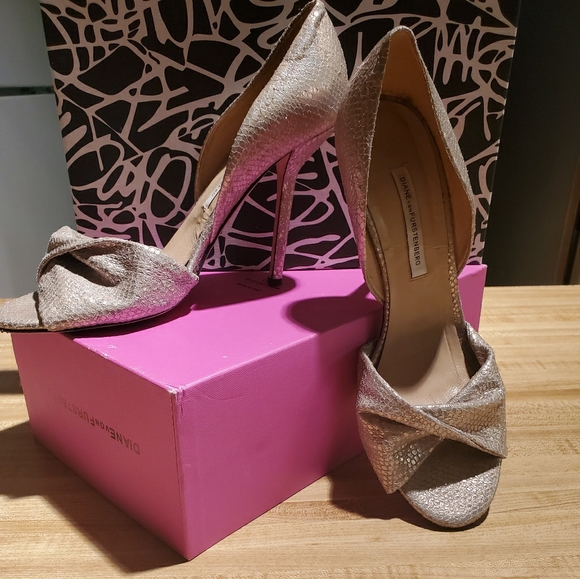 Diane von Furstenberg metallic heels - Picture 1 of 2